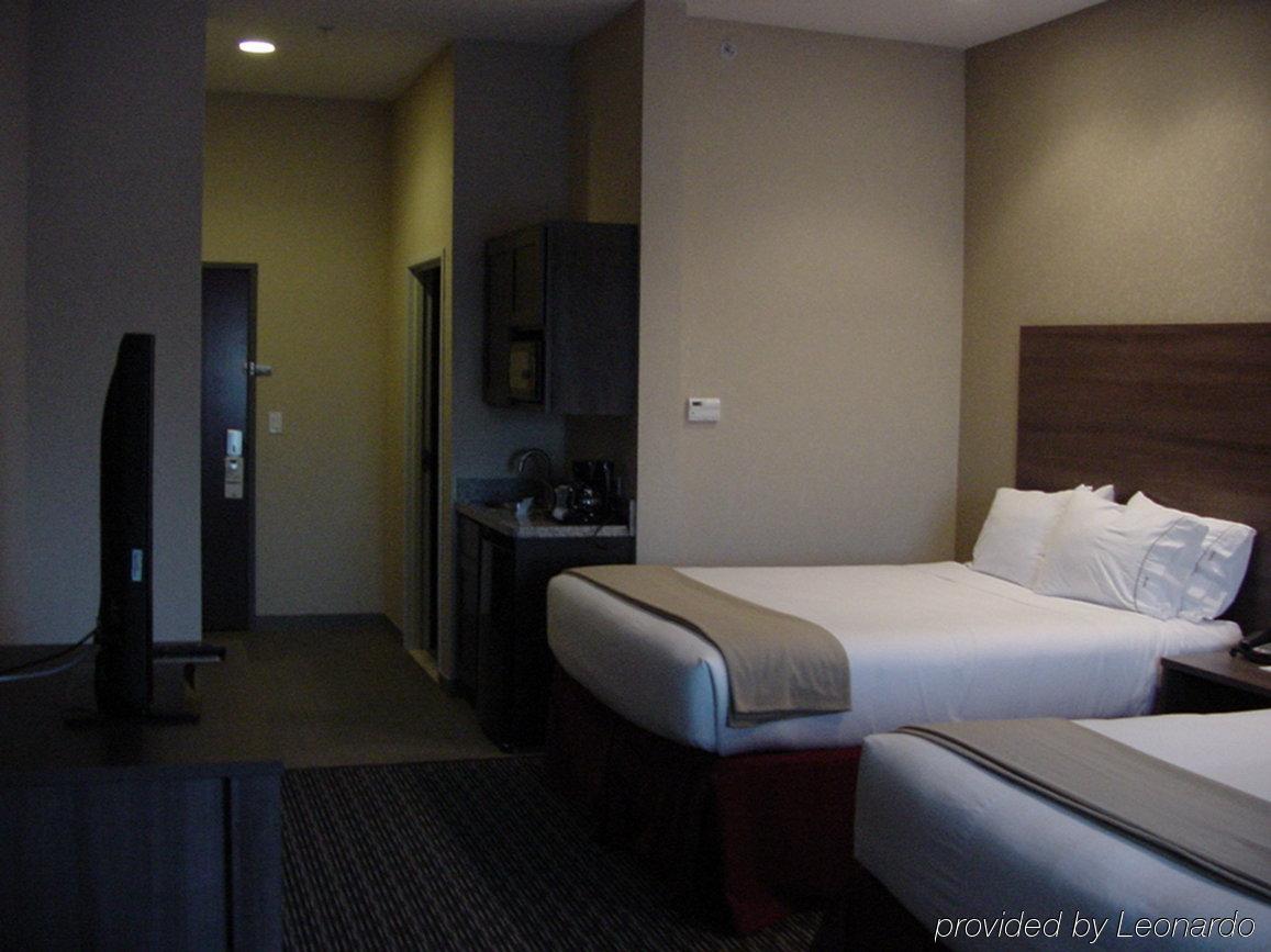 Holiday Inn Express & Suites Fredericksburg By Ihg Room photo