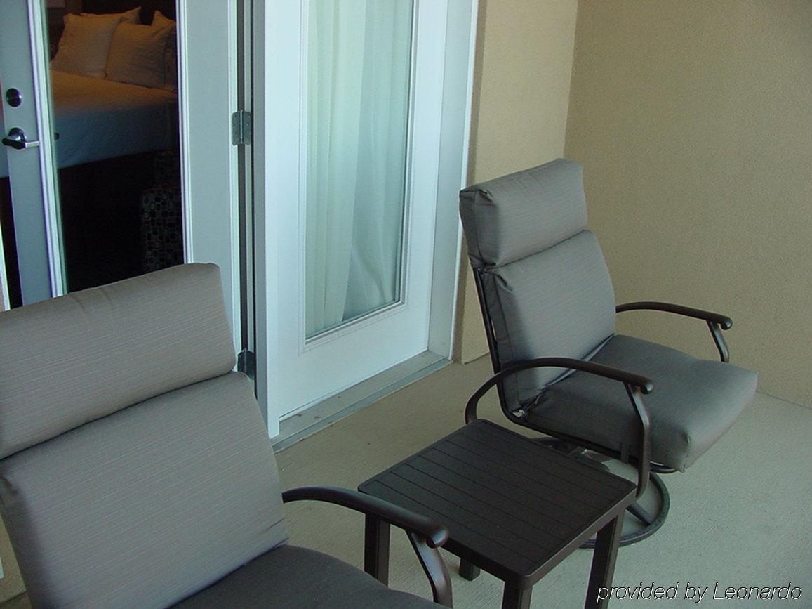 Holiday Inn Express & Suites Fredericksburg By Ihg Exterior photo